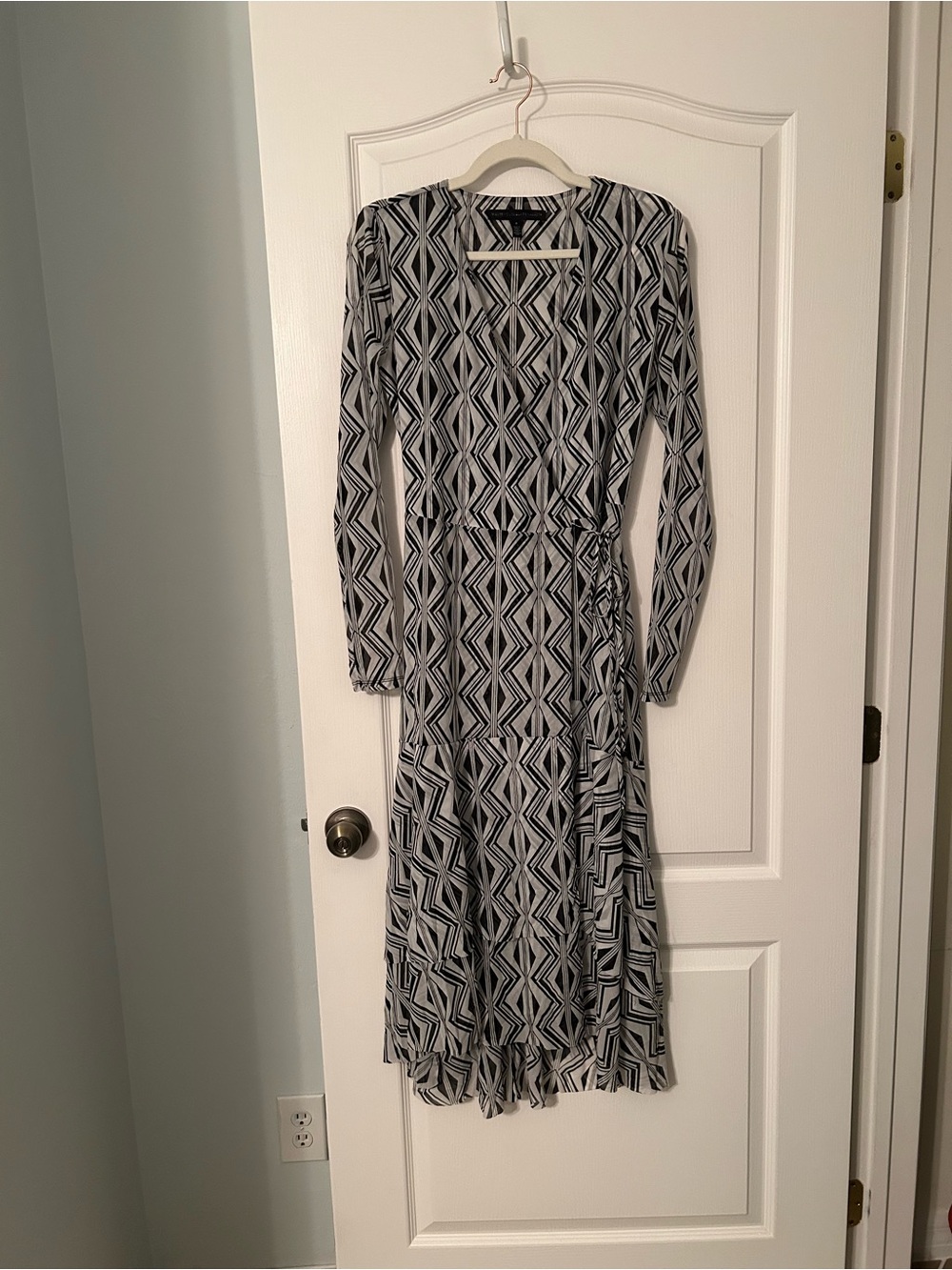 NWOT White House black market Geometric Midi Wrap Dress 6